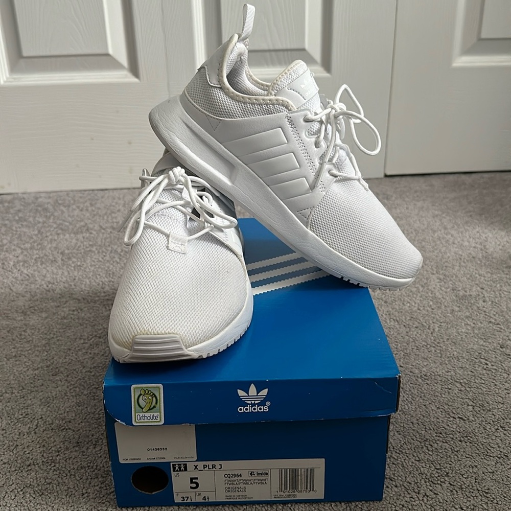 ALL WHITE ADIDAS X_PLR J SHOES w/ box (size 5Y or 7 women)